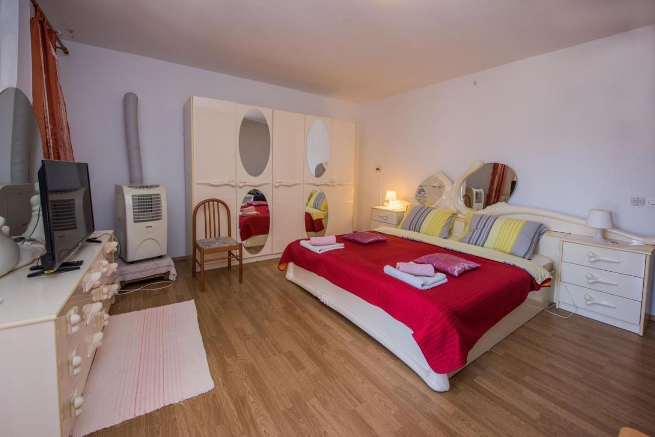 Two Bed Rooms Fortuna Near The Beach Poreč Eksteriør billede