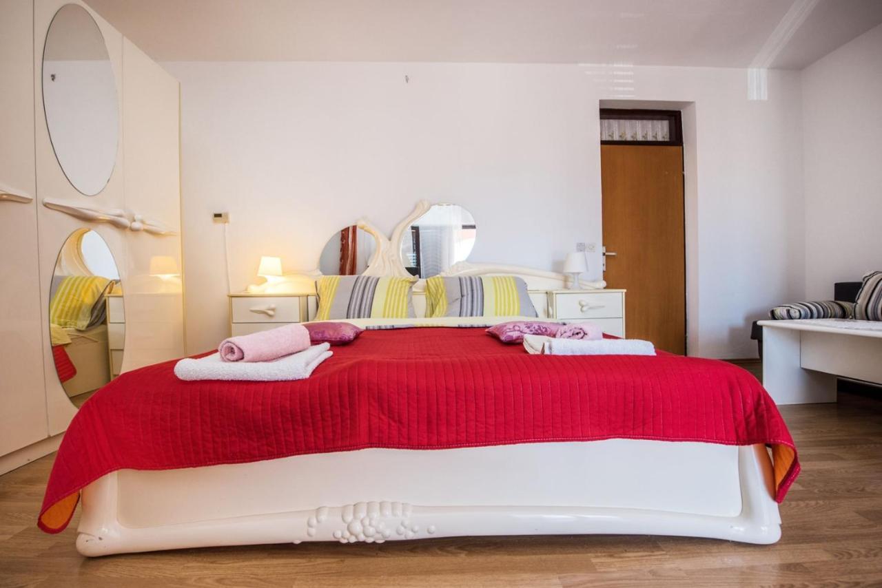 Two Bed Rooms Fortuna Near The Beach Poreč Eksteriør billede